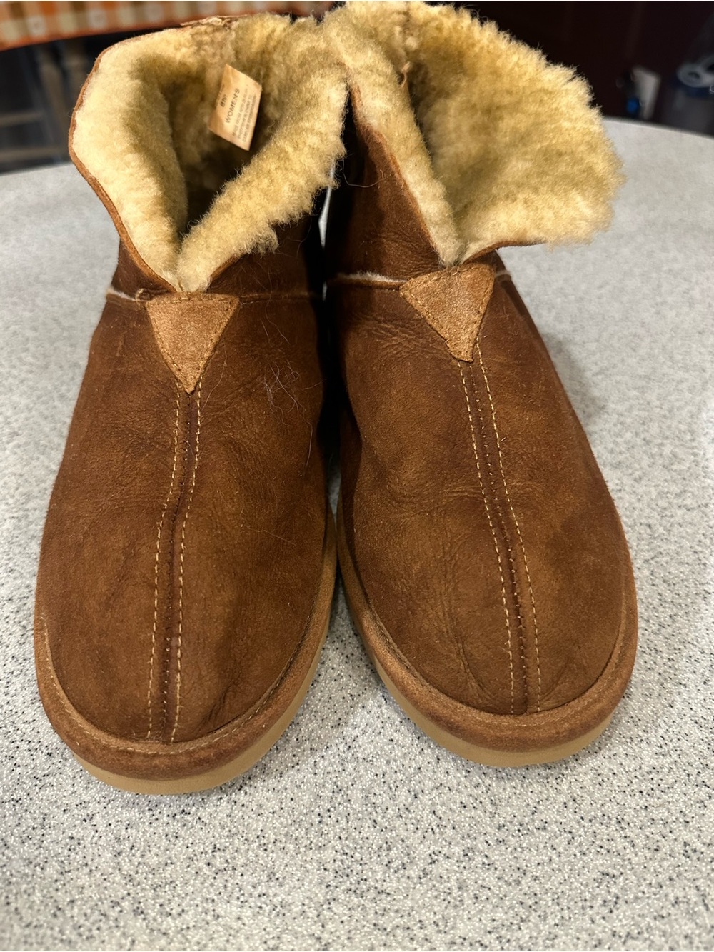 Cabela's Brown Suede Shearling-Lined Slip-On Men's Boots size 8